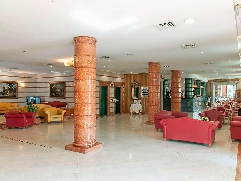 Hotel Catullo Сан-Мартино-Буон-Альберго Интерьер фото